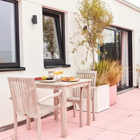Apartment The Pink Penthouse De Panne