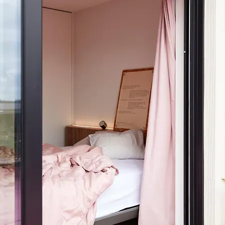 The Pink Penthouse * דה פאן